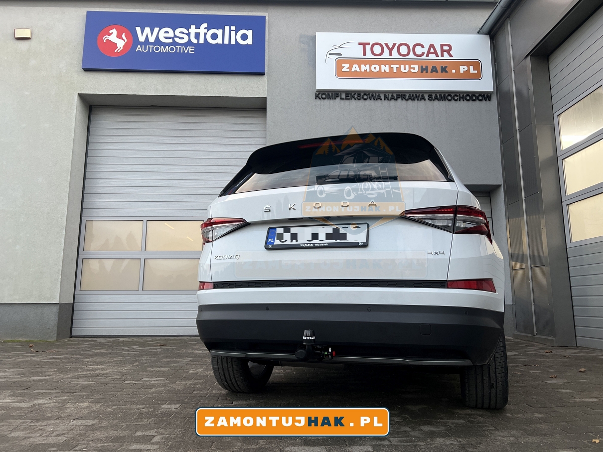 skoda kodiaq - wyciecie w zderzaku do haka holowniczego